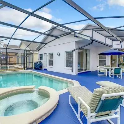 Family pool home near Disney wBBQ grill