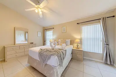 Gallery image of New! Disney Vacation Oasis! 4B/2B, Lake View and Private Pool in Kissimmee