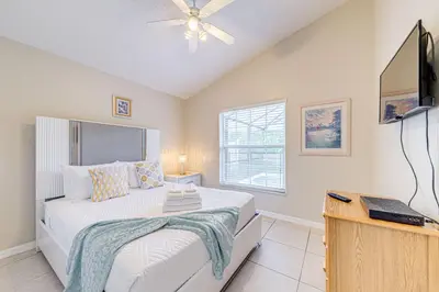 Gallery image of New! Disney Vacation Oasis! 4B/2B, Lake View and Private Pool in Kissimmee
