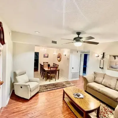 Cozy Modest Home near Universal Studios/VolcanoBay