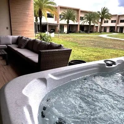 7458 Magic Village 3suites 8guests jacuzzi 8 min Disney