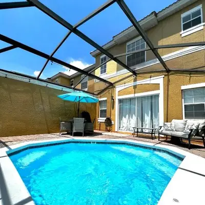 Stylish 3 bd townhouse near Disney with private pool.