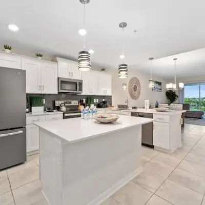 Storey Lake: Apartment with lake view