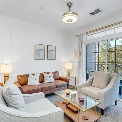 The Secret Rose Apartment - Modern & Stylish - 8 Mins from Disney