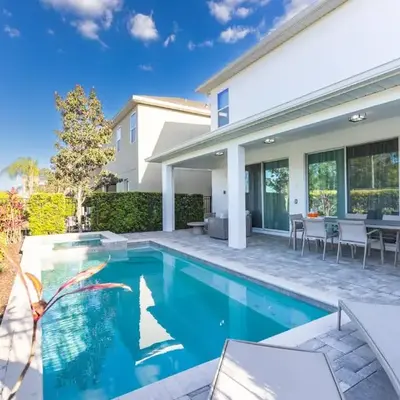 Comfy Modern House w Pool Perfect Location