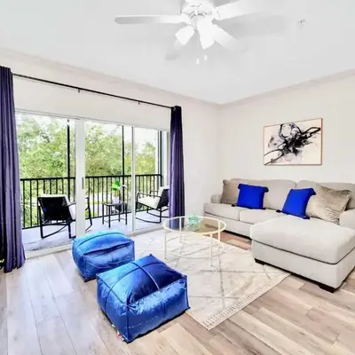 2BR Queen bed Condo - Pool - Near Disney