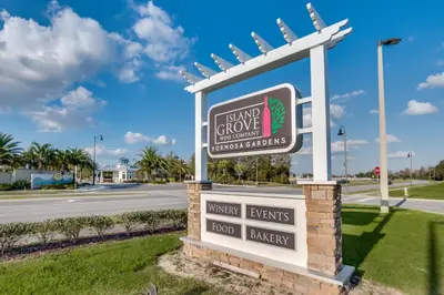 a sign in front of a street with a road at 2971 Castaway Lane in Orlando