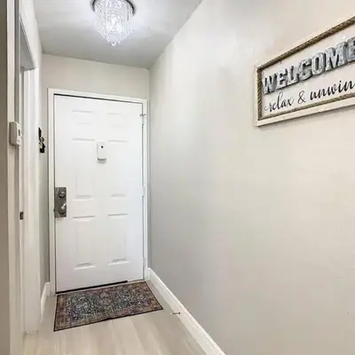 Charming Lakeview Retreat III