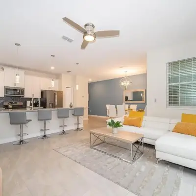5013MO TOWNHOUSE 4 BEDROOMS & 3 BATHROOMS + POOL
