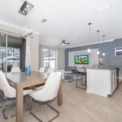 2921DH TOWNHOUSE 4 BEDROOMS & 3 BATHROOMS + POOL