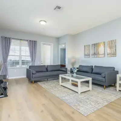 Epic Universe New Listing! Lakeview Condo
