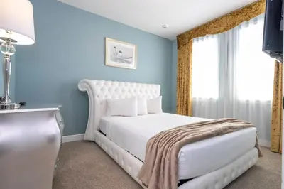 Gallery image of 9 Bedrooms Villa EV Charger Heated Pool Hot Tub in Orlando