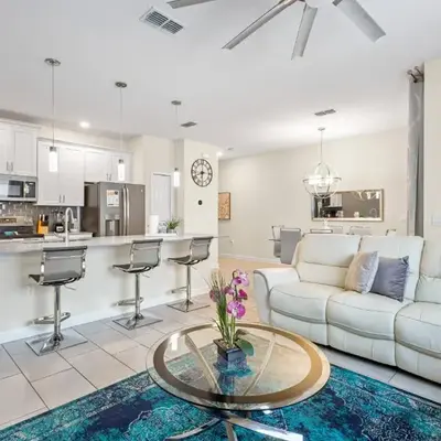 4978 Luxurious 4BR Sunshine Getaway at Storey Lake