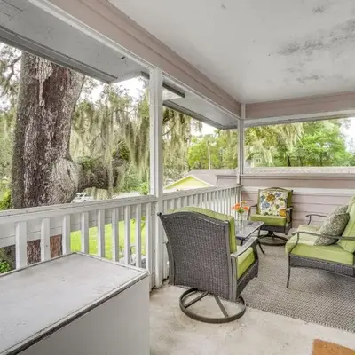 Half-Mi to Riverwalk Charming Sanford Retreat!