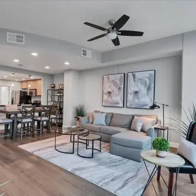 Luxury 1260sq ft 2 Bd 2BTH in DT