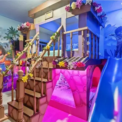 Luxury Living: 6BR Condo near SeaWorld ICON Park