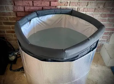 a trash can in front of a brick wall at 4 Rooms, Lake, Pool, Hot Tub, Bocce Ball, Putting in Orlando