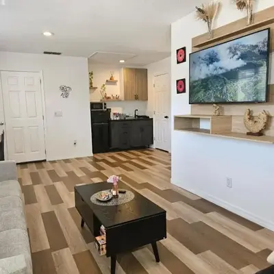 Newly Renovated Modern Studio