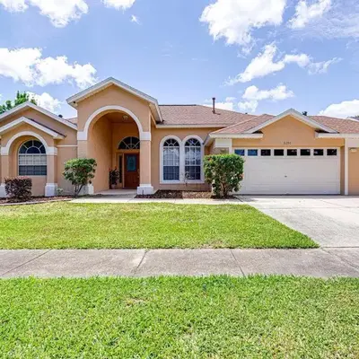 Spacious 4 Bed South Facing Pool Villa Near Disney