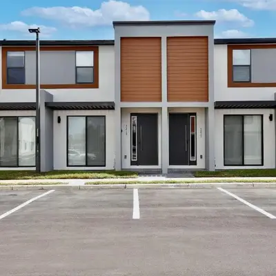 Brand new townhouse in The Hub