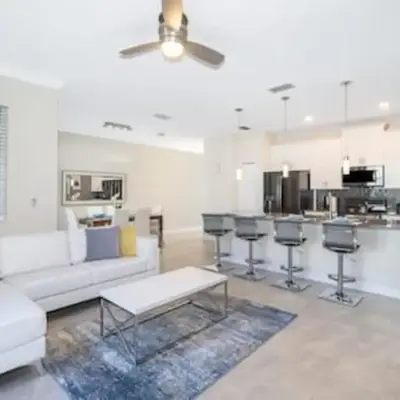 Gorgeous Storey Lake 4BR