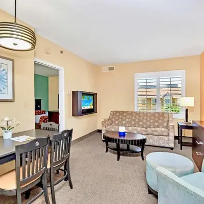 Two Queen Beds - Pool Hot Tub Close to Disney
