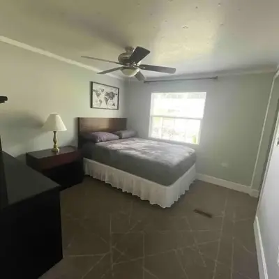 Agradable casa parqueos gratis