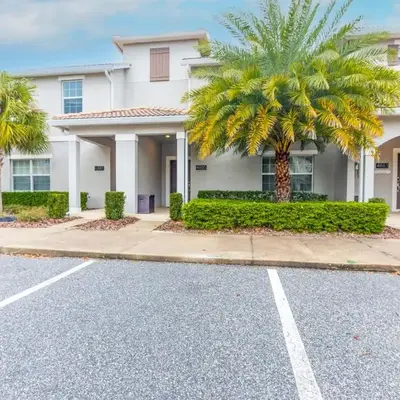 Amazing Townhouse TVPM