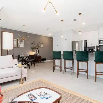 La Vita E Bella 4 Bedroom Storey Lake Condo