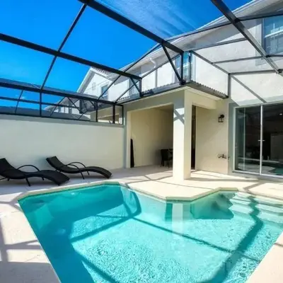 casa 4Q com piscina Mickey & Star Wars!