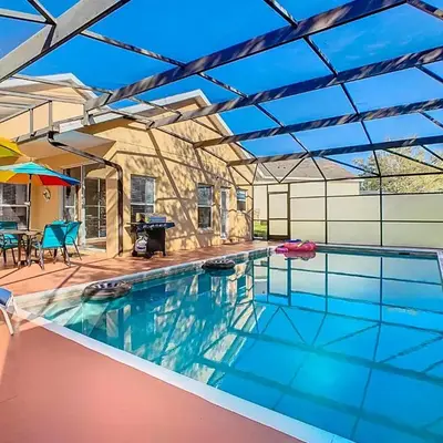 4BR home w pool