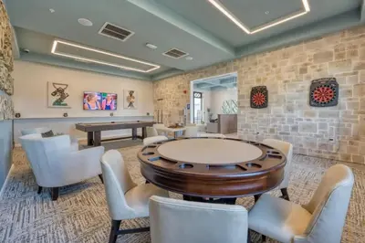 a large room with a table and chairs at Refúgio 5 Quartos c/ Piscina – Perto da Disney in Kissimmee