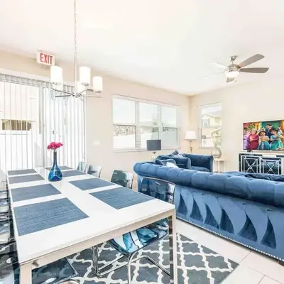 SUPER CHIC - 4 Bedroom TOWNHOME IN DISNEY AREA
