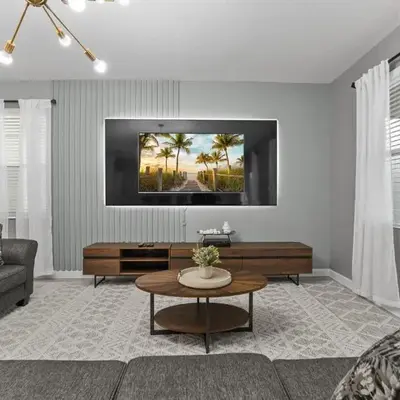 SUPER BLISS - 9BDR SLEEPs 30 - MOVIE ROOM & POOL