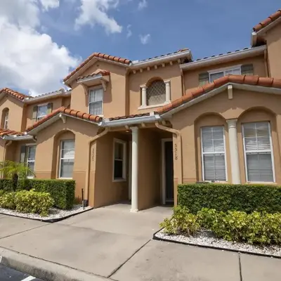 Stunning 3 bedroom 3 bath townhome 370