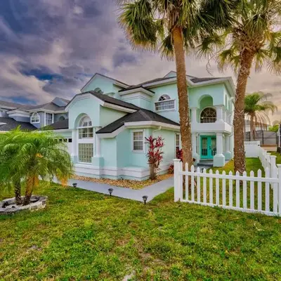 Bay Pointe Pool Home Near Parks