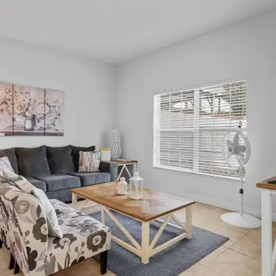 4BR Townhome with Pool at Storey Lake