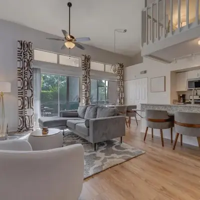 Charming and Cozy Townhome Near Disney