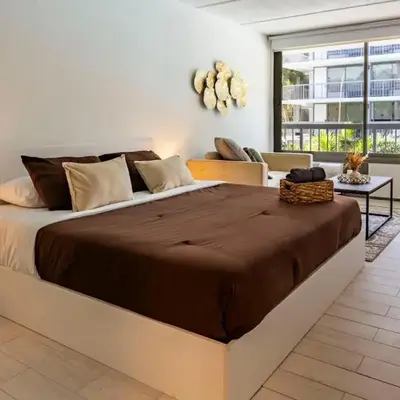 Luxury Studio Gem 10min to Disney Pool and Amenities