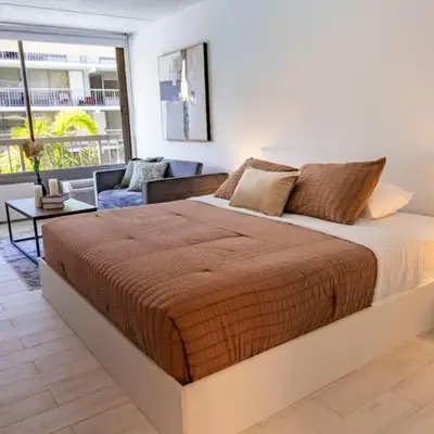 Sleek and Luxury Studio near Parks with Free Parking