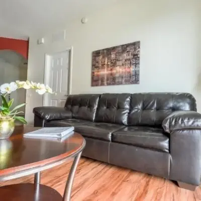 2 Bedroom private lakeview by Conference Center and Epic Universe walking distance