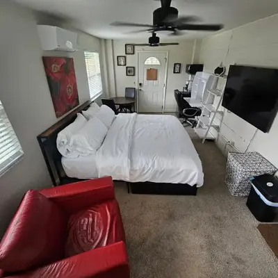Sanford Suite King Bed Work-Ready Near Beach MCO