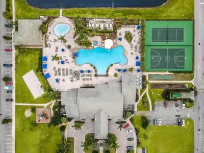 an overhead view of a resort with a pool at Fully Equipped Comfortable Townhouse in Kissimmee