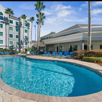 Condo near Disney-free shuttle to all theme parks