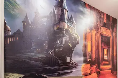 a painting of a castle on a wall at 6Q Cinema, Game Room e Spa Privado - 18 hóspedes in Orlando