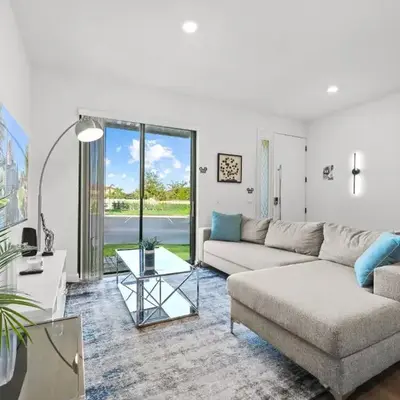 Modern Townhome 10min to Disney
