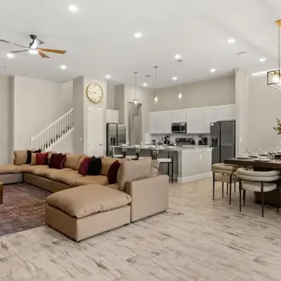 Lakeside Villa with Pool BBQ Cinema & Games Room