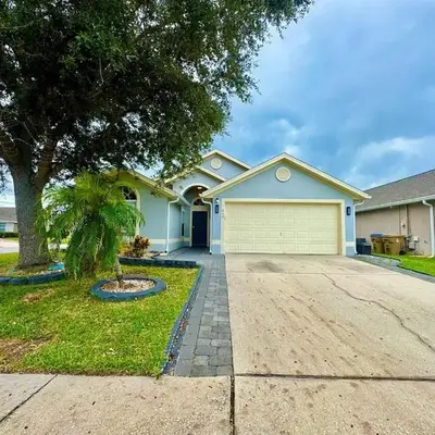 Modern 4BR 2BA with pool in gated community