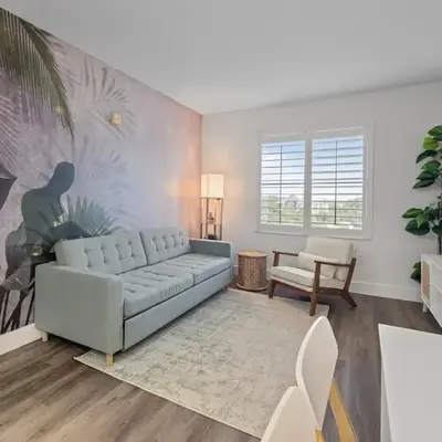King suite near Epic & Universal