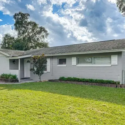 Gateway to Orlando Theme Parks! Home with Large Yard